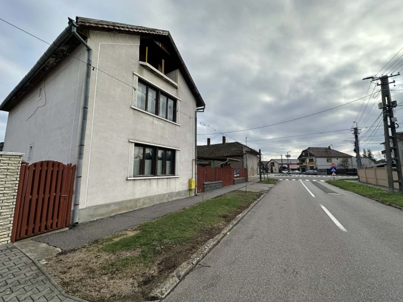 Proprietate rară de vânzare în Carei:  casă , situat pe strada Oborului 0% comision (10)