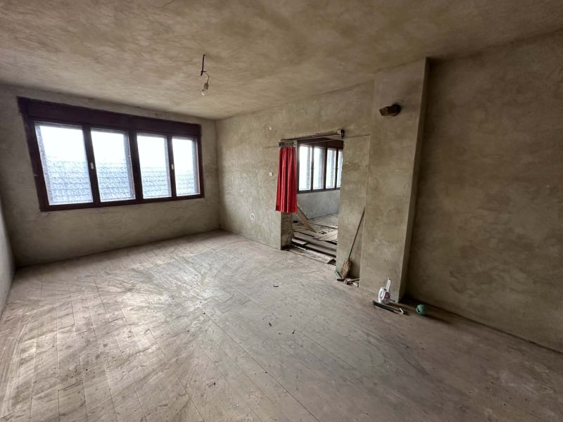 Proprietate rară de vânzare în Carei:  casă , situat pe strada Oborului 0% comision (12)