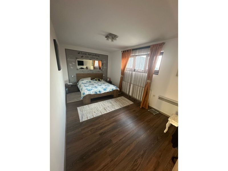 🏡 De vânzare - Casă cu 7 camere, complet renovată și modernizată, în Dorolt (4)