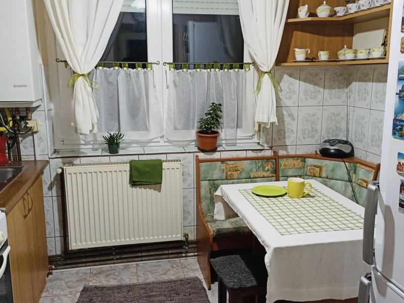 Agenția Value Bizz vă oferă spre vânzare un apartament , semidecomandat, cu 2 camere situat la etajul 4 . (7)