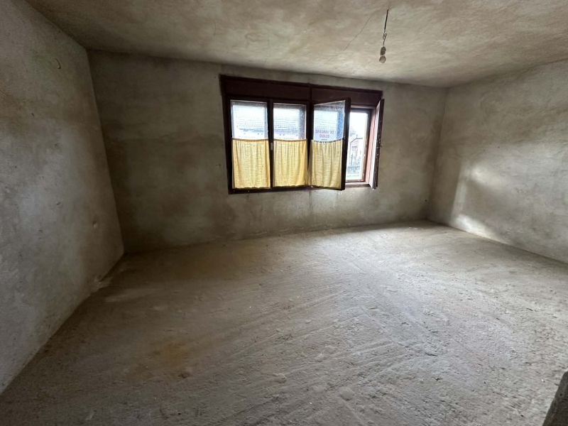 Proprietate rară de vânzare în Carei:  casă , situat pe strada Oborului 0% comision (4)