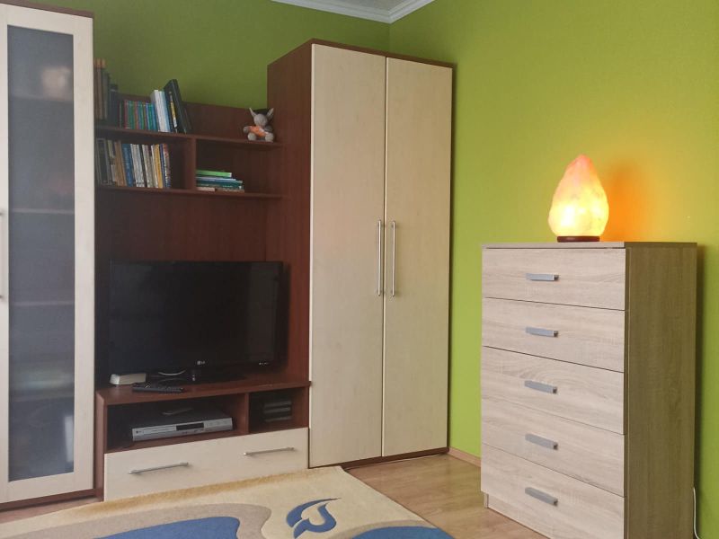 Agenția Value Bizz vă oferă spre vânzare un apartament , semidecomandat, cu 2 camere situat la etajul 4 . (2)