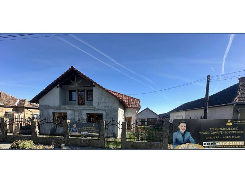 De vânzare – Casă în curs de renovare, racordată la utilități – Strada Viilor
